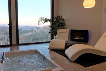 هتل El Petit Mirador