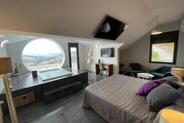 هتل El Petit Mirador