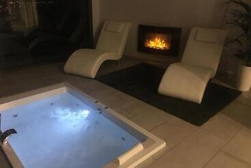 هتل El Petit Mirador