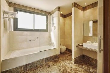 Estepona Hotel & Spa Resort