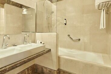 Estepona Hotel & Spa Resort