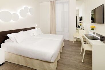 هتل H10 Port Vell 4* Sup