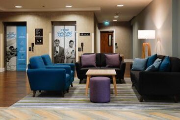 هتل Hampton By Hilton Exeter Airport