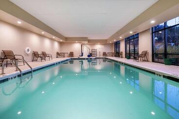 هتل Hampton Inn Huntington University Area