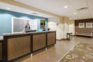 هتل Hampton Inn Huntington University Area