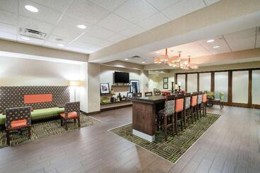 هتل Hampton Inn Huntington University Area