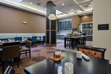 هتل Hilton Garden Inn Lincoln Downtown/haymarket
