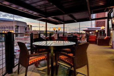 هتل Hilton Garden Inn Lincoln Downtown/haymarket