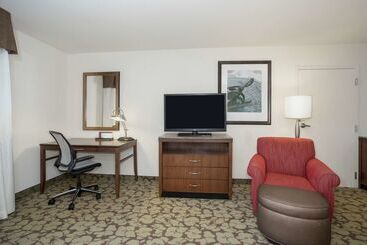 هتل Hilton Garden Inn Lincoln Downtown/haymarket