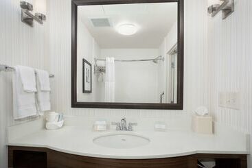 هتل Hilton Garden Inn Lincoln Downtown/haymarket
