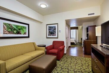 هتل Hilton Garden Inn Lincoln Downtown/haymarket