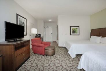 هتل Hilton Garden Inn Lincoln Downtown/haymarket