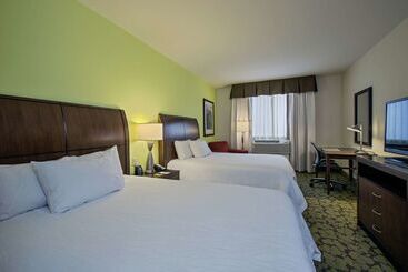 هتل Hilton Garden Inn Lincoln Downtown/haymarket