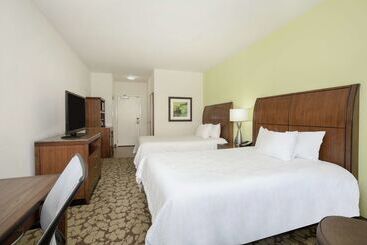 هتل Hilton Garden Inn Lincoln Downtown/haymarket