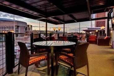 هتل Hilton Garden Inn Lincoln Downtown/haymarket