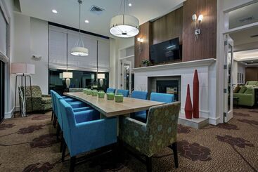 هتل Hilton Garden Inn Lincoln Downtown/haymarket