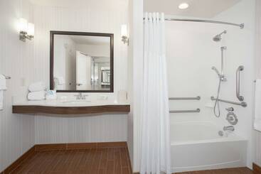 هتل Hilton Garden Inn Lincoln Downtown/haymarket