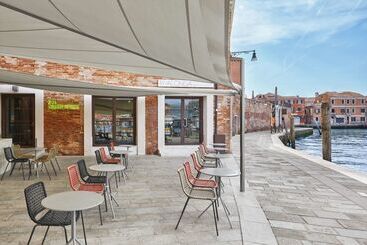 هتل Hyatt Centric Murano Venice