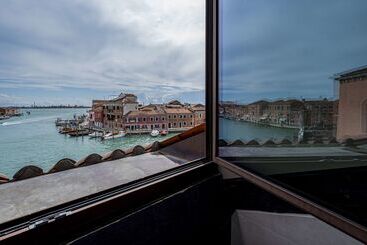 هتل Hyatt Centric Murano Venice
