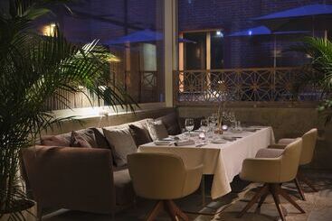 هتل Hyatt Centric Murano Venice