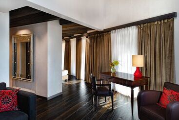 هتل Hyatt Centric Murano Venice