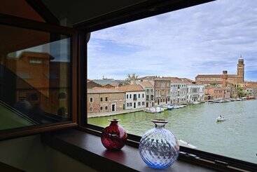 هتل Hyatt Centric Murano Venice