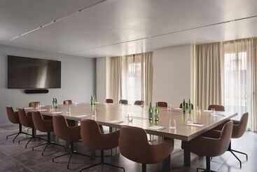 هتل Hyatt Centric Murano Venice
