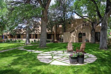 هتل Inn On La Loma Plaza