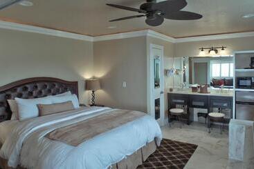 هتل Lovers Point Inn