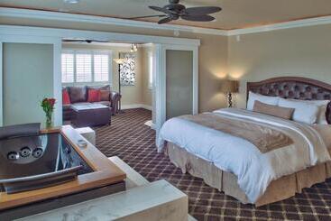 هتل Lovers Point Inn