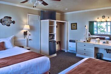هتل Lovers Point Inn
