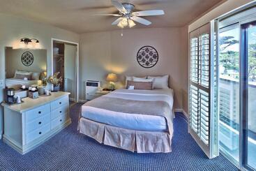 هتل Lovers Point Inn