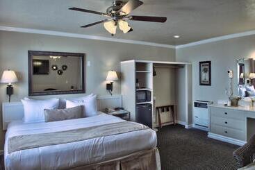 هتل Lovers Point Inn