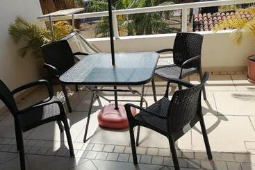 هتل Marina Banderas Suites