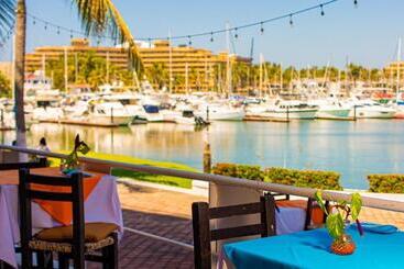 هتل Marina Banderas Suites