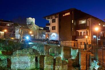 هتل Saint John Baptist Nessebar