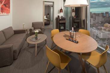هتل The Level At Melia Barcelona Sky
