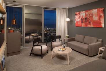 هتل The Level At Melia Barcelona Sky