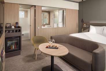 هتل The Level At Melia Barcelona Sky