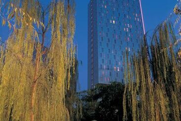هتل The Level At Melia Barcelona Sky