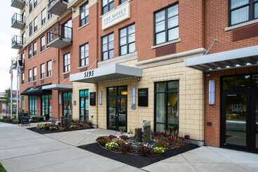 هتل The Mosey Buffalo Williamsville, Tapestry Collection By Hilton