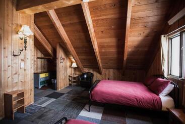 هتل The Viking Lodge   Downtown Winter Park Colorado