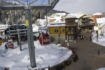 هتل The Viking Lodge   Downtown Winter Park Colorado