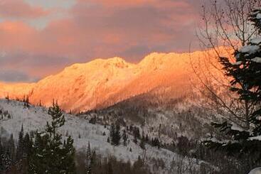 هتل The Viking Lodge   Downtown Winter Park Colorado