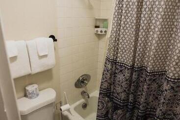هتل The Viking Lodge   Downtown Winter Park Colorado