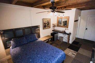 هتل The Viking Lodge   Downtown Winter Park Colorado