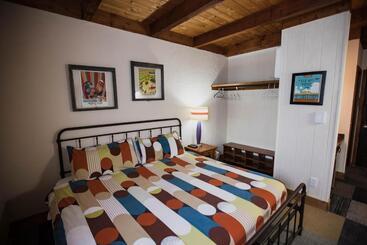 هتل The Viking Lodge   Downtown Winter Park Colorado