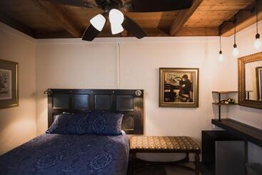 هتل The Viking Lodge   Downtown Winter Park Colorado