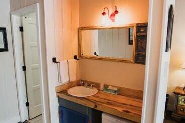 هتل The Viking Lodge   Downtown Winter Park Colorado