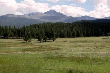 هتل The Viking Lodge   Downtown Winter Park Colorado